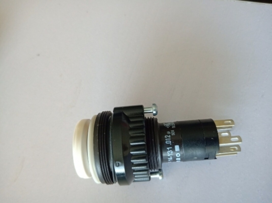 1PCS FIT FOR 14-131.012 Push button switch