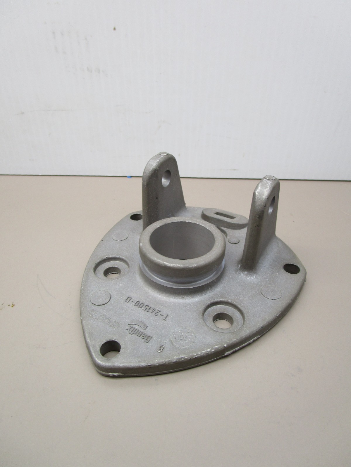 Bendix T-241500-D Treadle Pedal Base Aluminum 1.25″ Plunger Bore