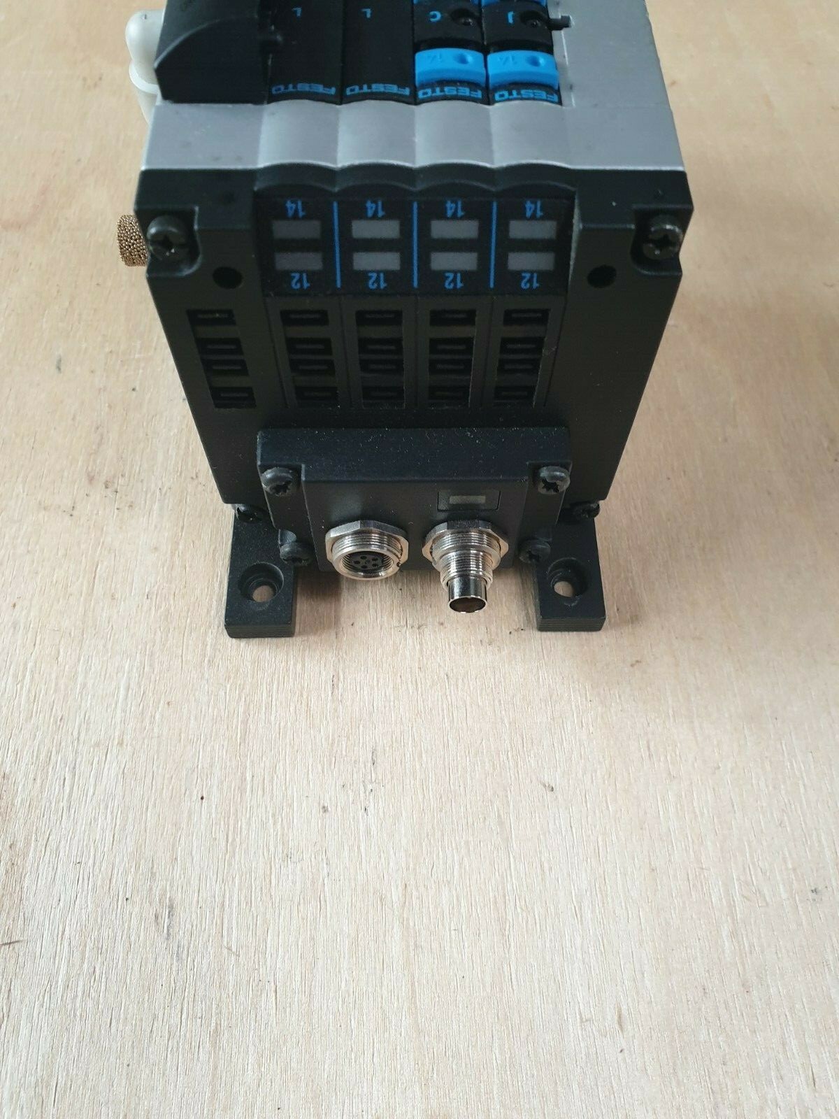 FESTO 18200 + 18250 + 161415 +161416 + (X2) 161368 PNEUMATIC BLOCK (R3S7.3B2)