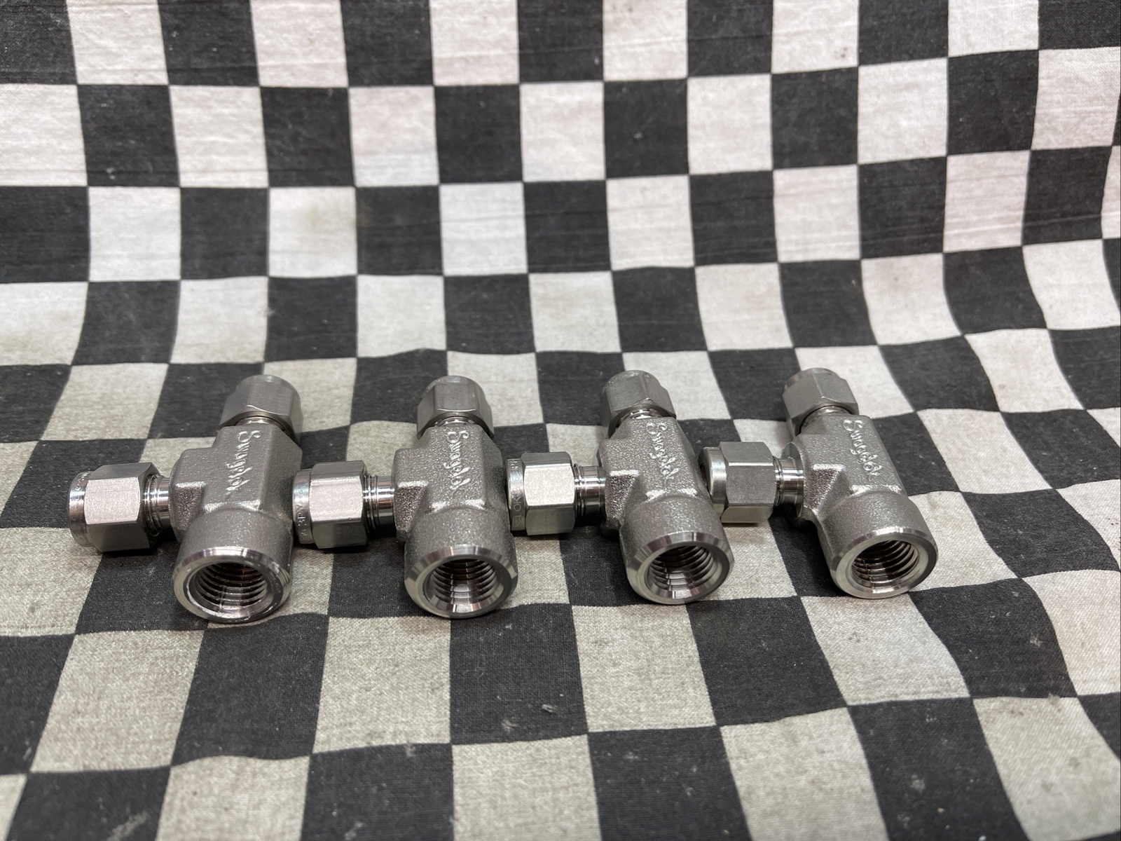 SWAGELOK Female Run Tee 1/4″ T, SS-400-3TFT and SS-400-3-4TFT, LOT OF 5#1606V34