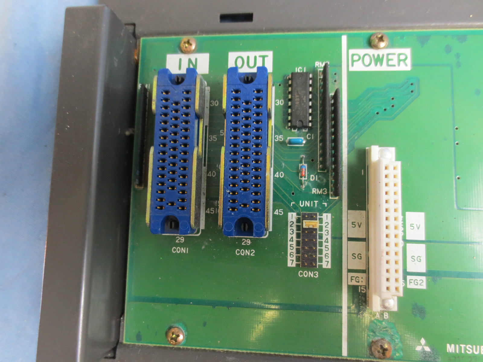 MITSUBISHI A68B 8-SLOT RACK / PROGRAMMABLE CONTROLLER BASE UNIT – MELSEC