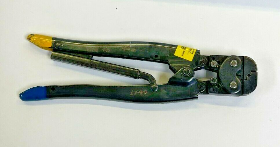 AMP 26-22 AWG CRIMPING TOOL
