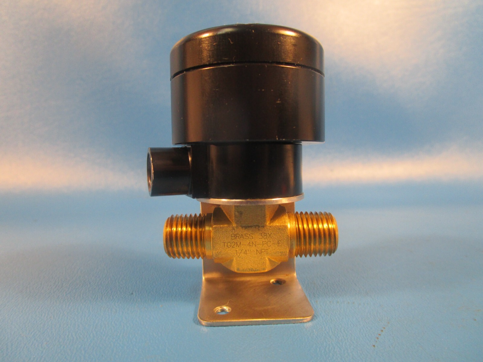 Hy Lok TG2M-4N-PC-E, BRASS 1/4″ MNPT Toggle Valve 12VDC, TG2M4NPCEBRAS