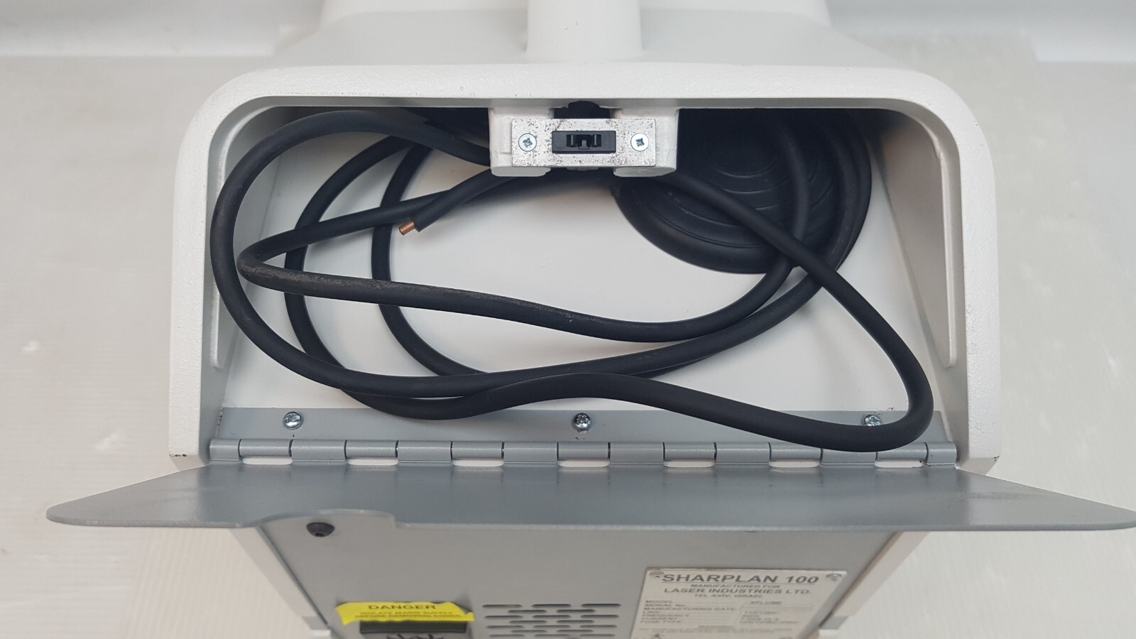 Sharplan 100 Xplume Smoke evacuator w/ Pneumatic Air Foot switch.