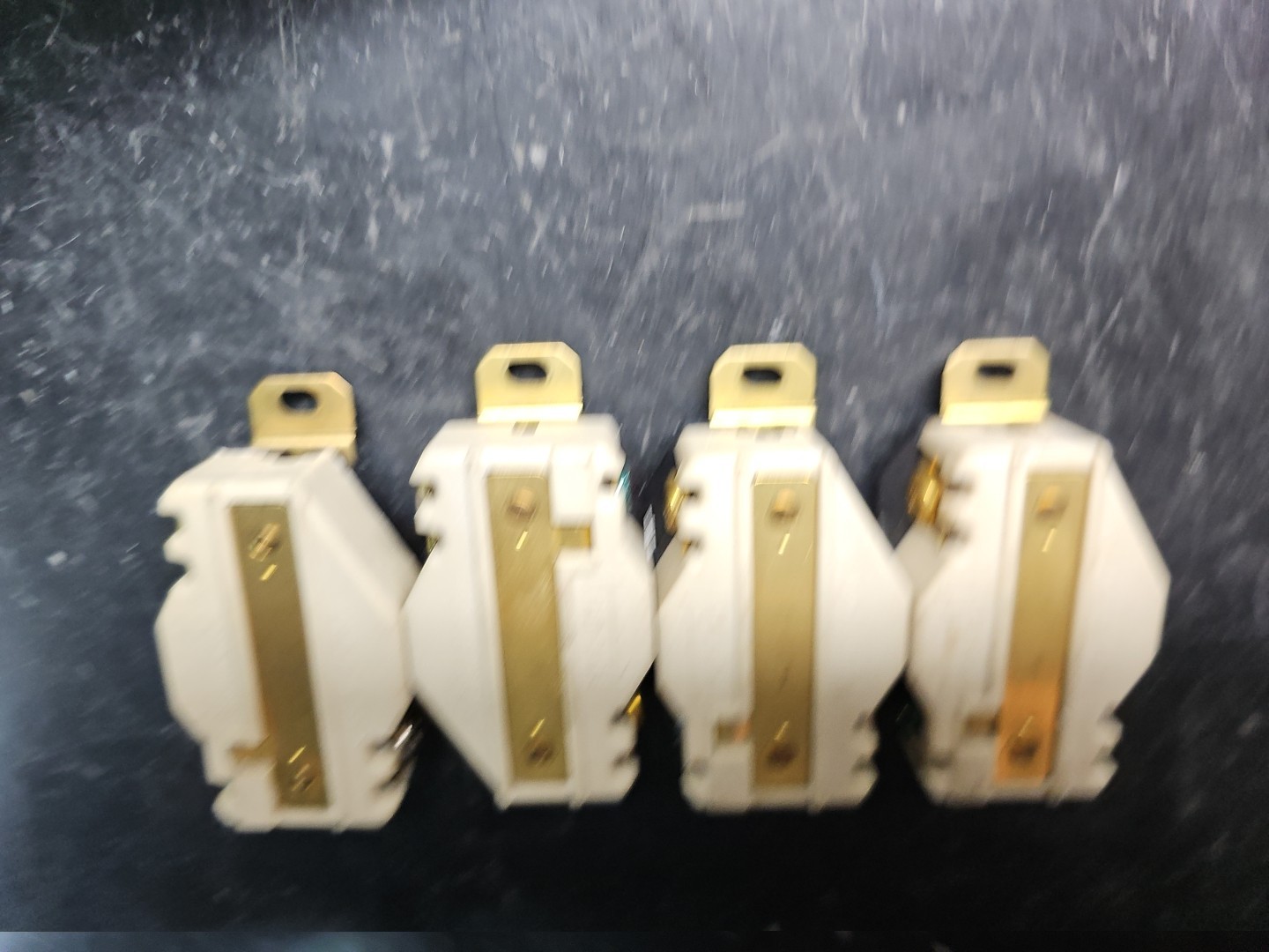 Lot 4 NEW HUBBELL HBL2630 TWIST-LOCK RECEPTACLE 277V 30A GROUNDING NEMA L7-30R