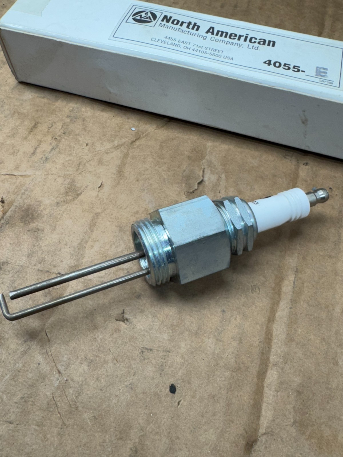 NEW IN BOX NORTH AMERICAN DIRECT SPARK IGNITOR 4055-E