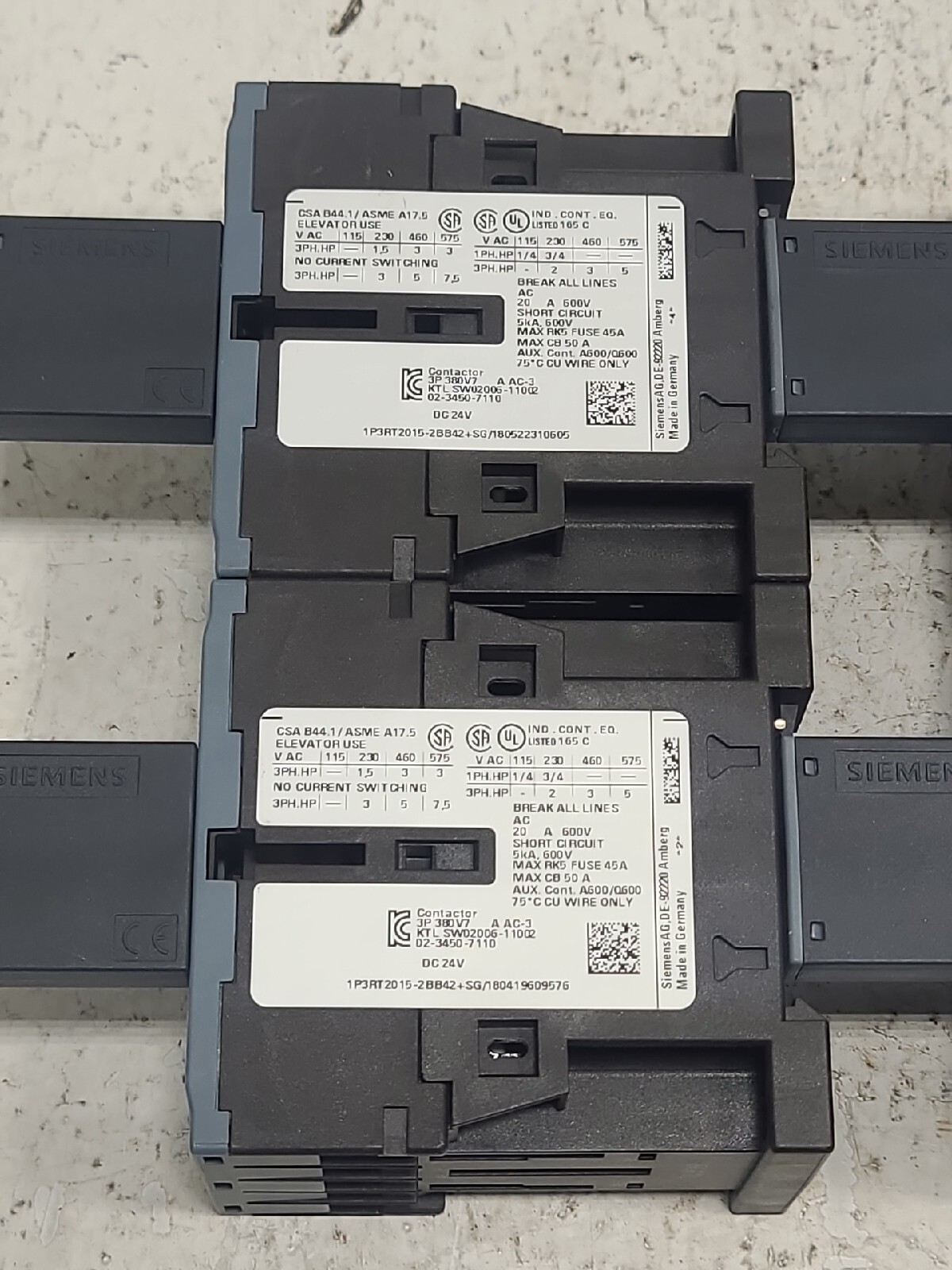 Siemens Sirius 3RT2015-2BB42 w/ 3RT2916-1JJ00 Connector Lot 6 units.