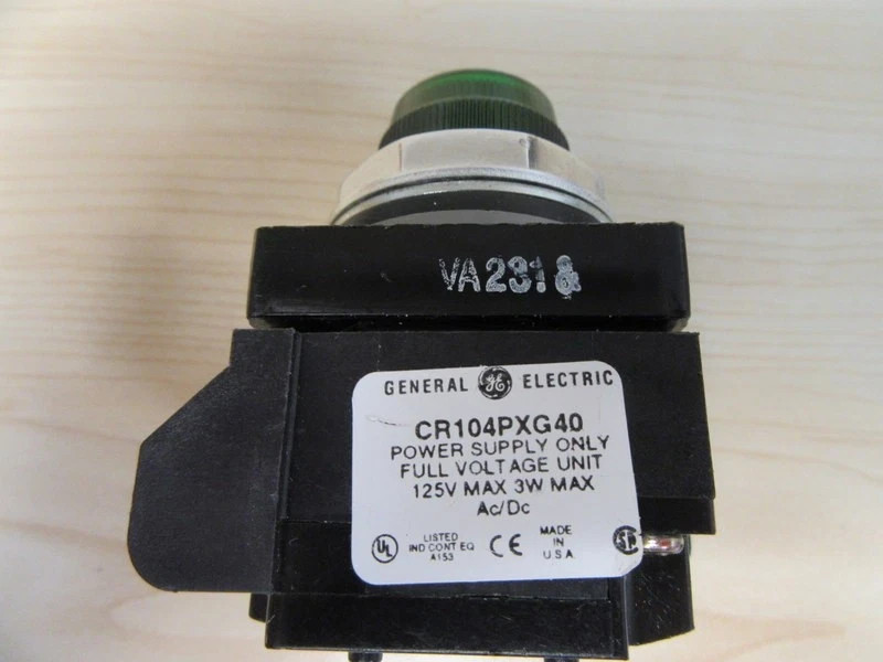 NEW General Electric CR104PLG88G Pilot Light 24V AC/DC LED GREEN CR104PXG40