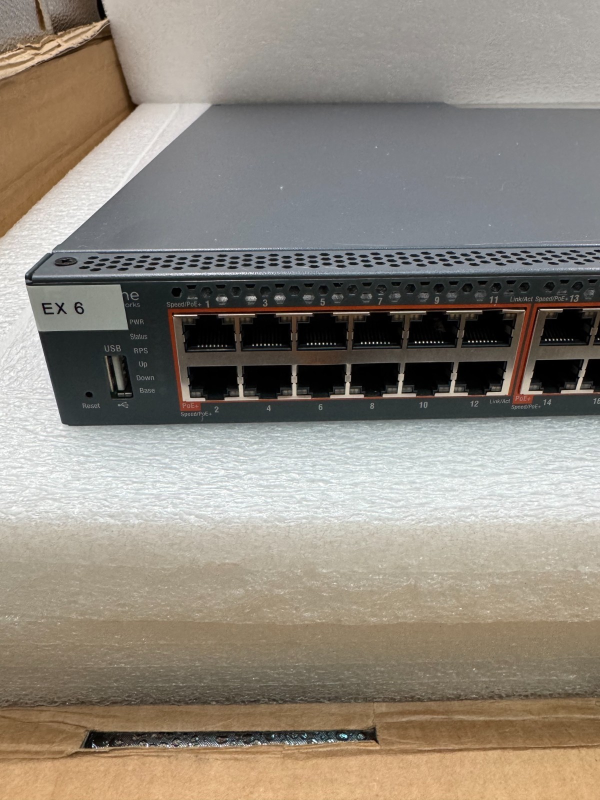 Extreme Networks ERS4950GTS-PWR+ Routing Switch REV:07 USB No PSU VAT DHL