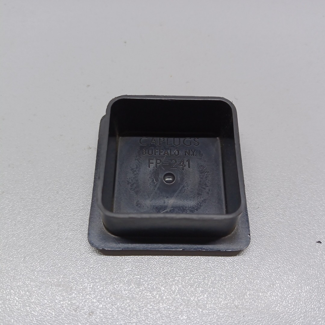 LOT of 42 FP-241 Caplugs 1.5″ Finishing Plugs for Square Tubing Plastic – NEW!