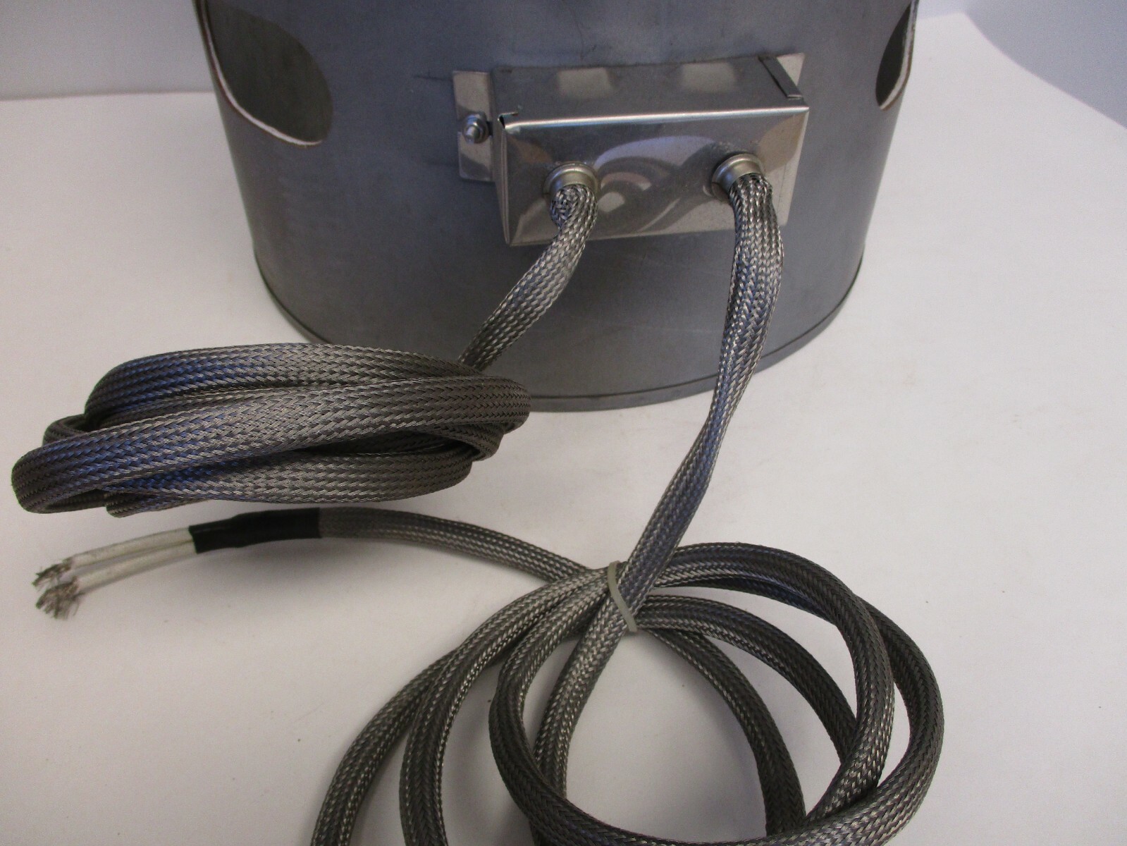 IHCO HEATER BAND P/N A-25887 10,000W/240V 2 CKTS, EACH CKT 5000W/240V, 12″X12″