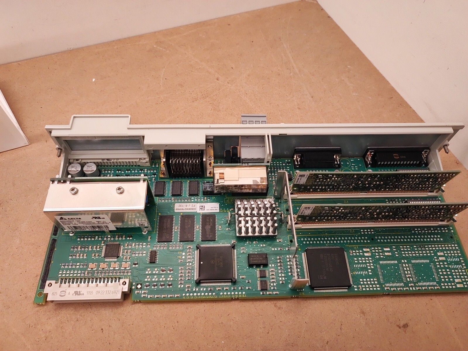 Siemens 6SN1118-0DG23-0AA1 VERSION:D