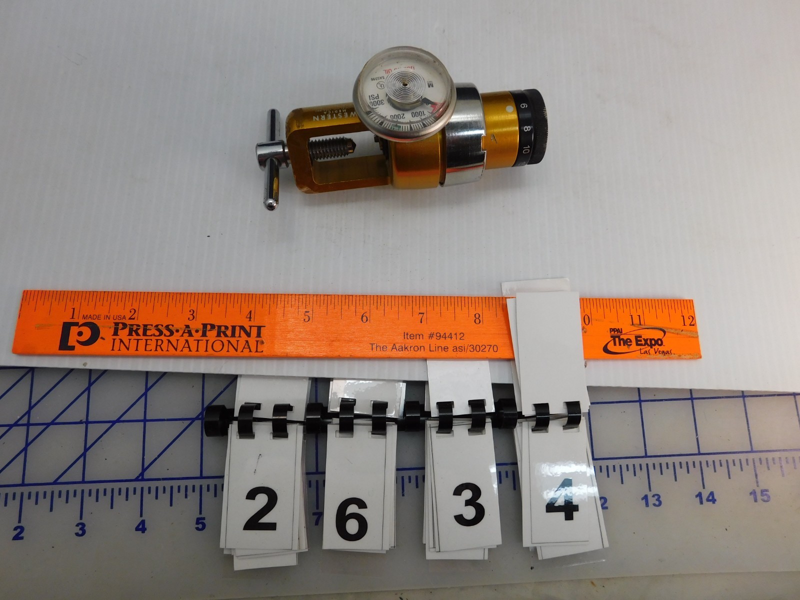 Western Media OPA-820 Oxygen regulator, click type, 3000 psi input