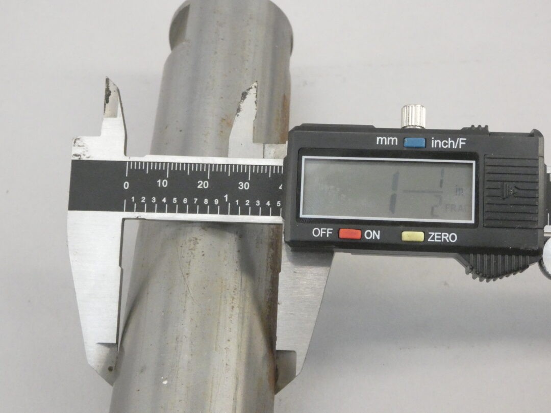 Drive Shaft 1-1/2″ OD x 7-1/2″ Two Tapped Ends Steel