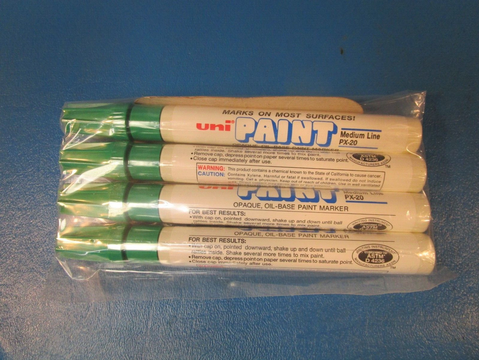 LOT OF 4 UNI-PAINT MARKERS PX-20 Green 63604 Medium Line Oil Base Permanent Pain