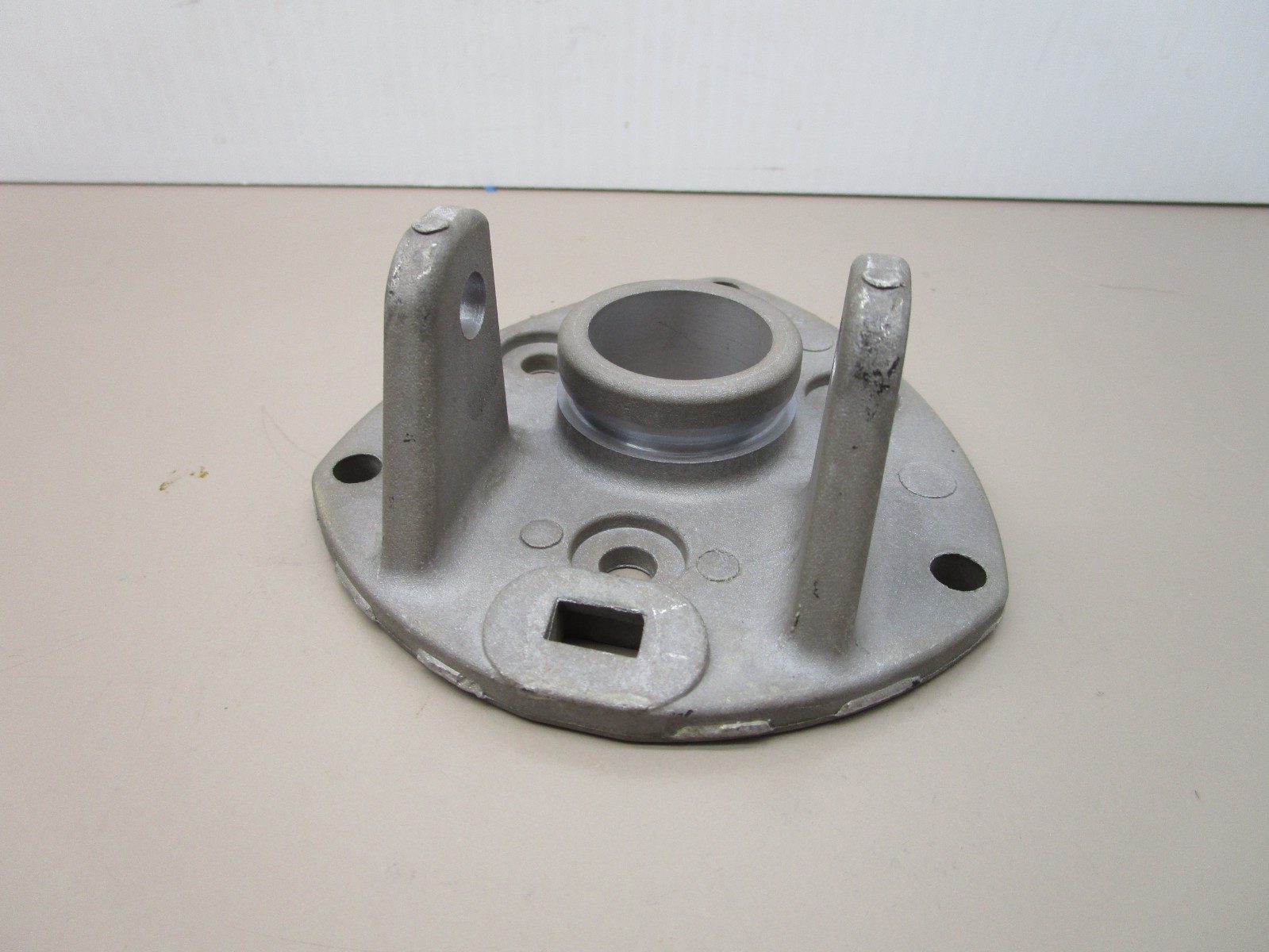 Bendix T-241500-D Treadle Pedal Base Aluminum 1.25″ Plunger Bore