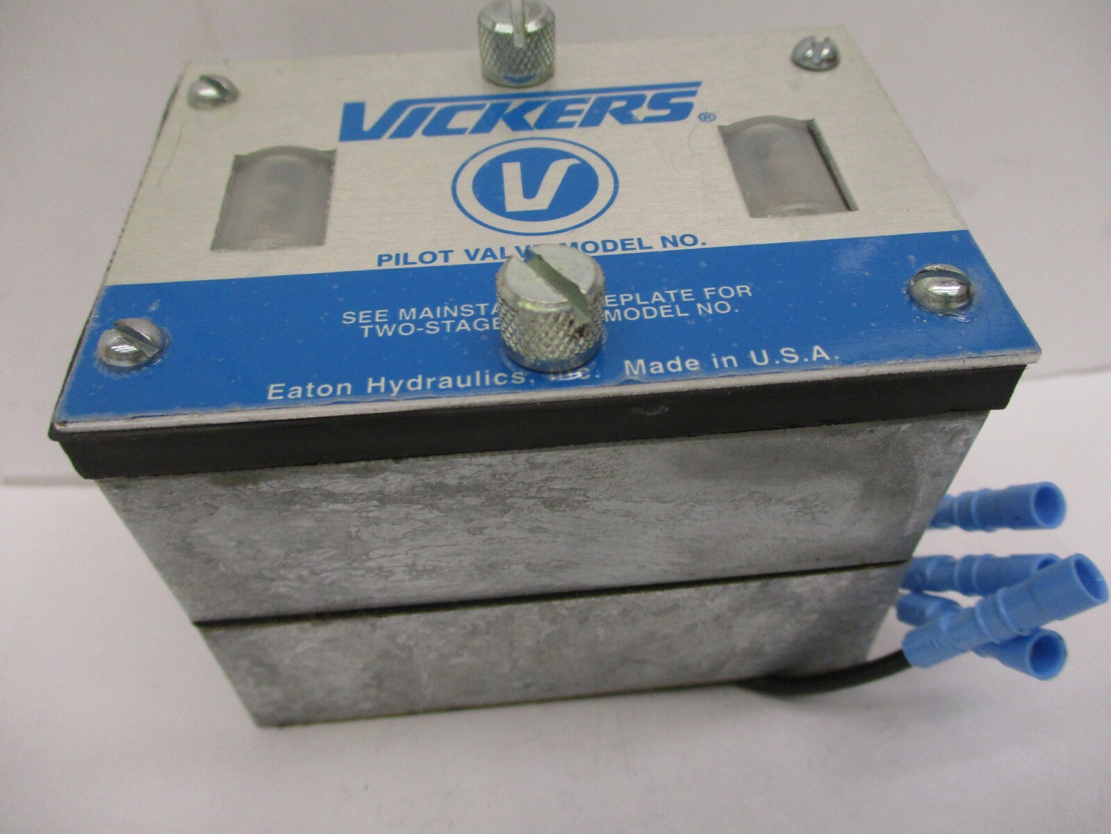 New Open Box Vickers Pilot Valve 942066 FS4 Receptacle Kit A2231MO