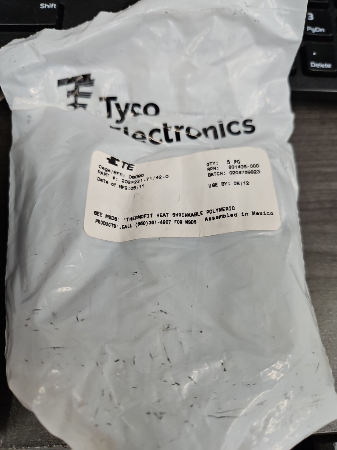 TE Connectivity / Raychem Brand 202F221-71/42-0 Heat Shrink Flexible Molded new
