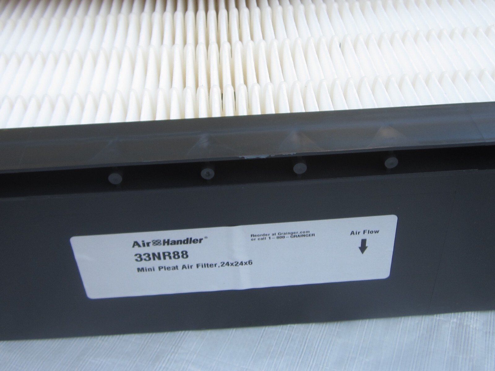 AIR HANDLER 33NR88 MINI PLEAT AIR FILTER 24X24X6 , NOS