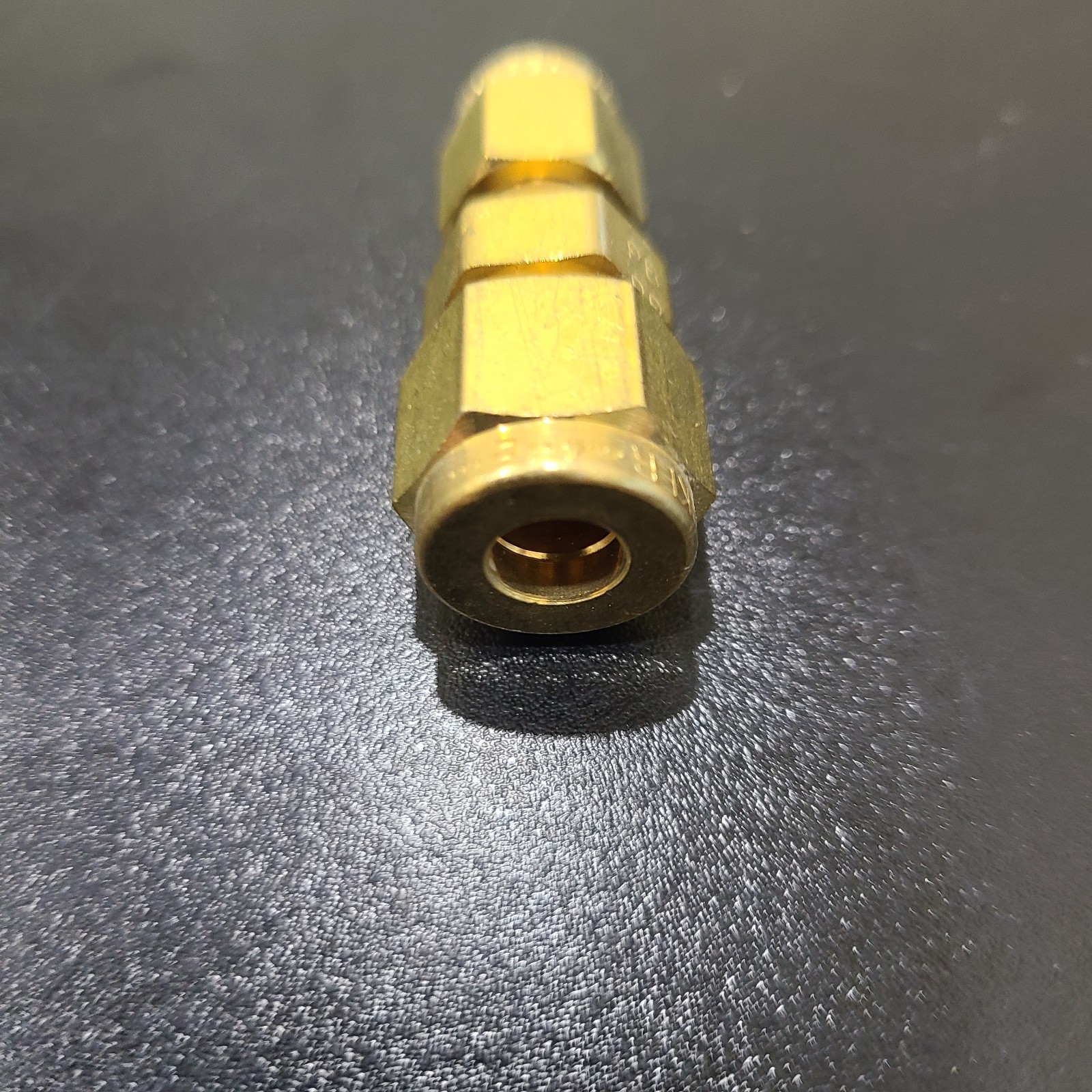 Lot 25 Brass Compression Adapter 1/4 x 1/8 Tube Fittings