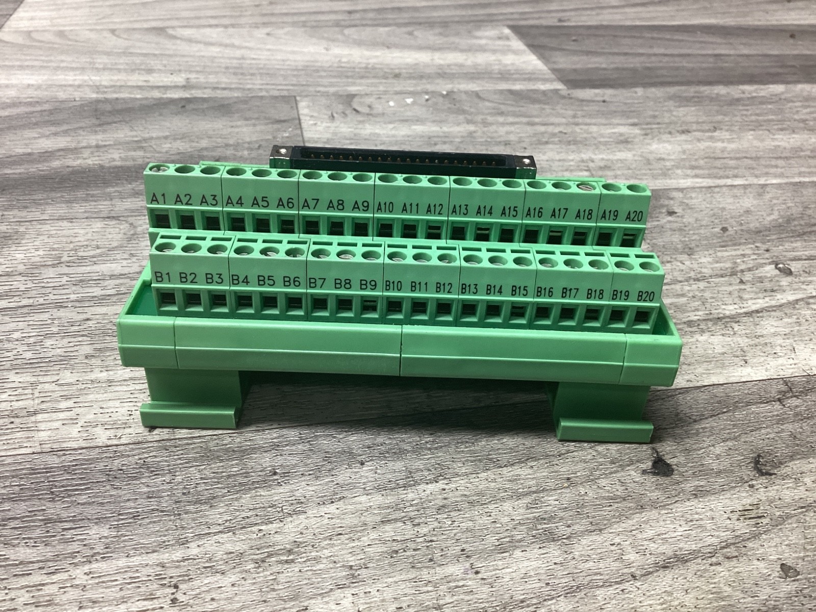 Lot of 2 Phoenix Contact UMK-SE 11,25-1 Terminal Blocks #124N46