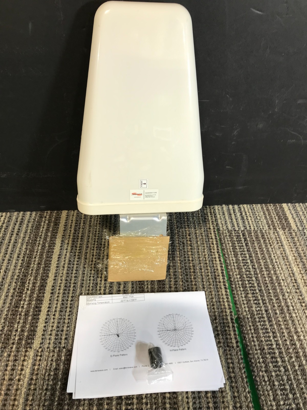 TerraWave 1710-2500 MHz 8/9 Yagi Antenna N-Style Jack M080095Y11206 *