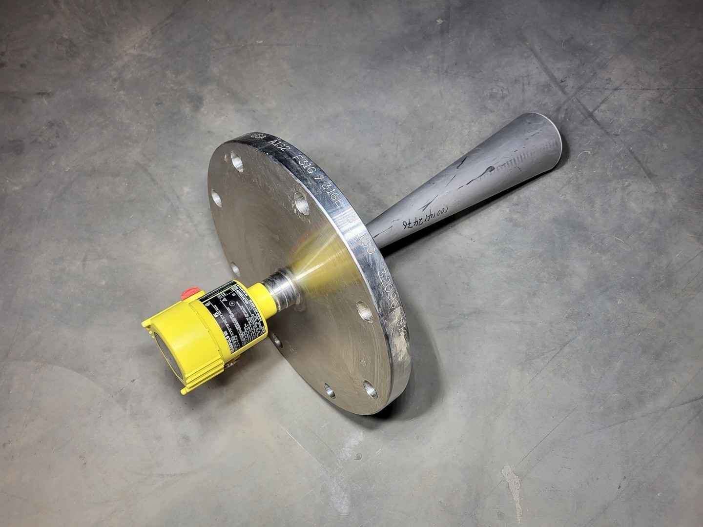 SURPLUS NEW 2015 VEGA PS62.KXEAN2LANAX Vegapuls 62 Radar Sensor – Electrical
