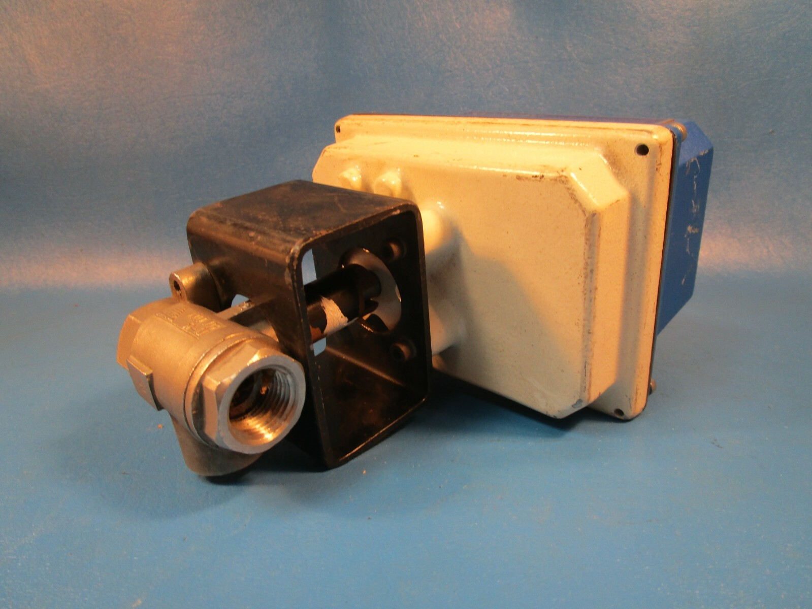 USED, ICI, Indelac Controls INC, R100 Actuator 115 VAC w/ 1/2″ NPT