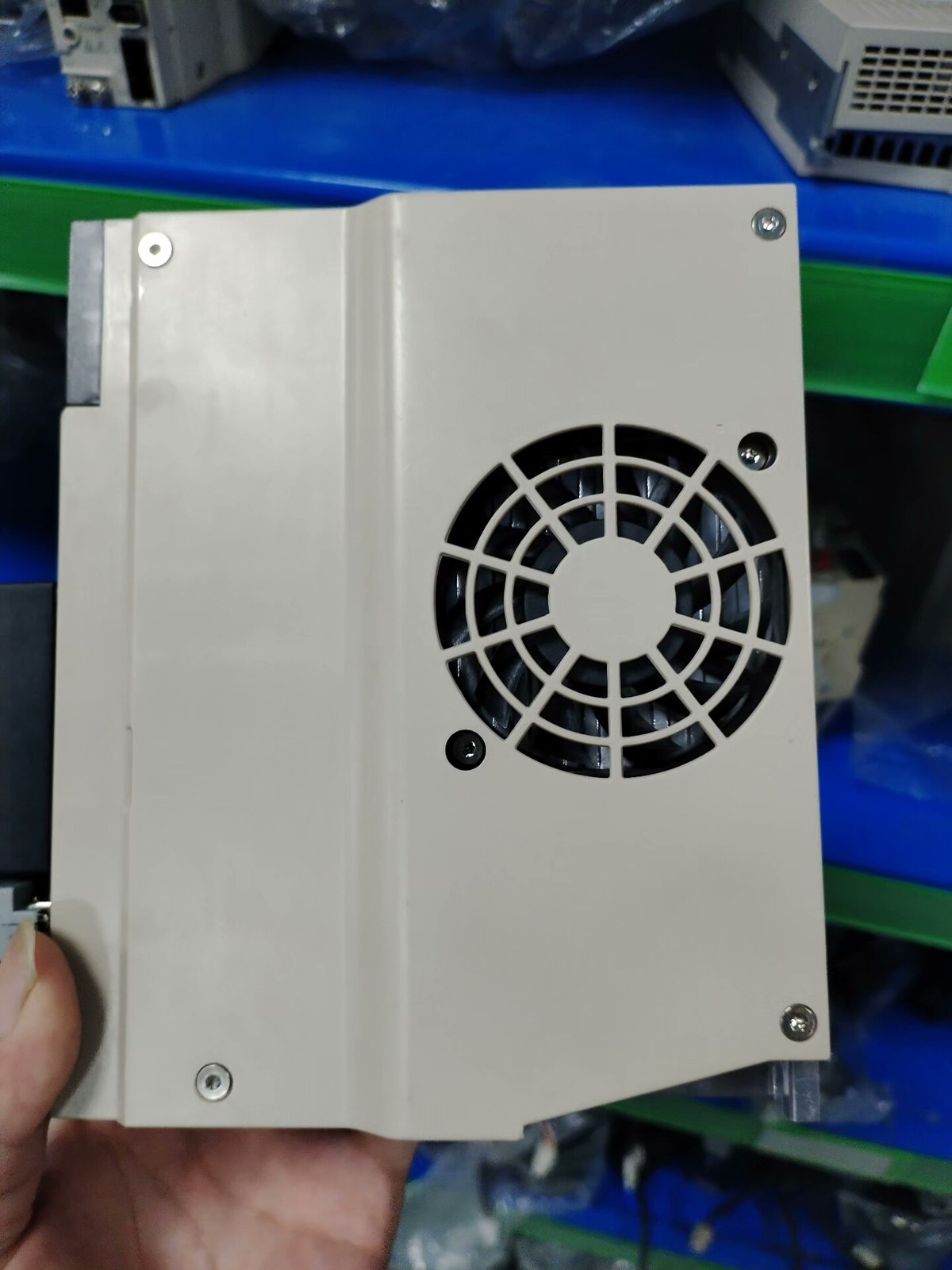 1P HCFA SV-X3EB040A-A2 400W Accept counteroffer