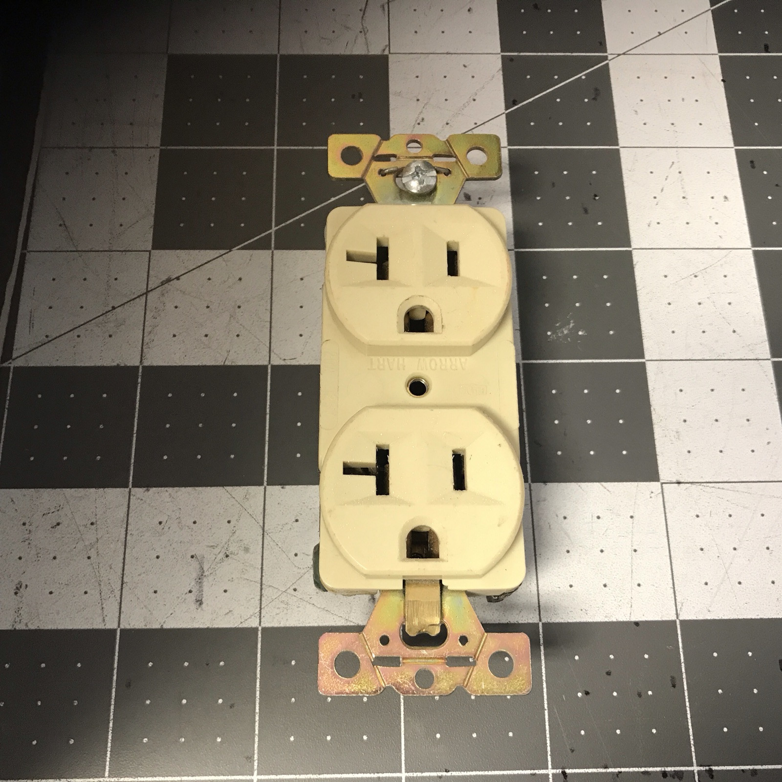 RECEPTACLE,DUPLEX , 125V, 20A Lot Of 15 (LA54D)