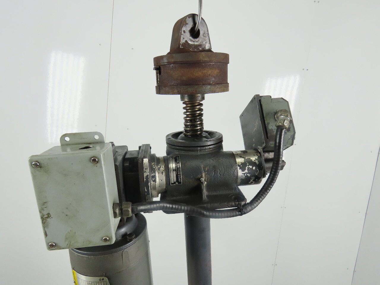 Joyce Dayton 10 Ton 36″ Machine Comdrive Screw Jack W/ 575V 3Ph Motor & Limit
