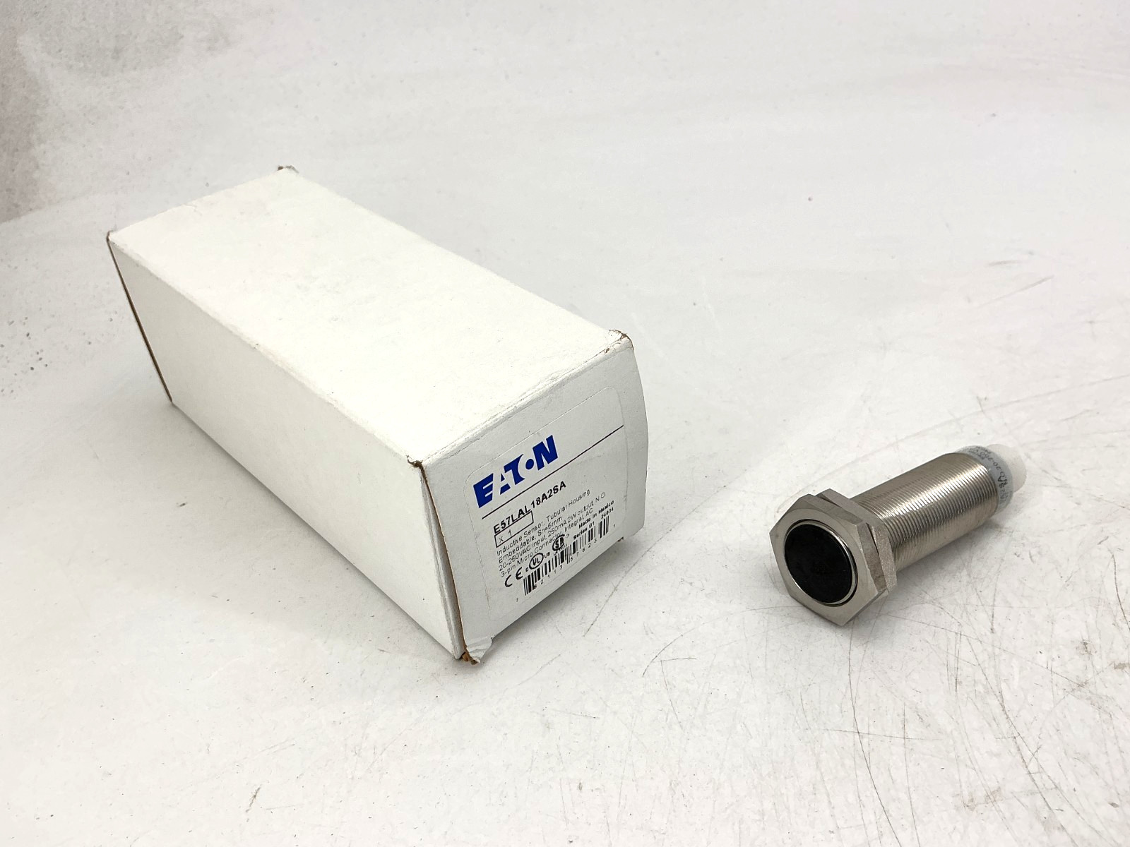 New Eaton E57LAL18A2SA Ser G1 Inductive Sensor Tubular Housing 3-Pin 20-250VAC