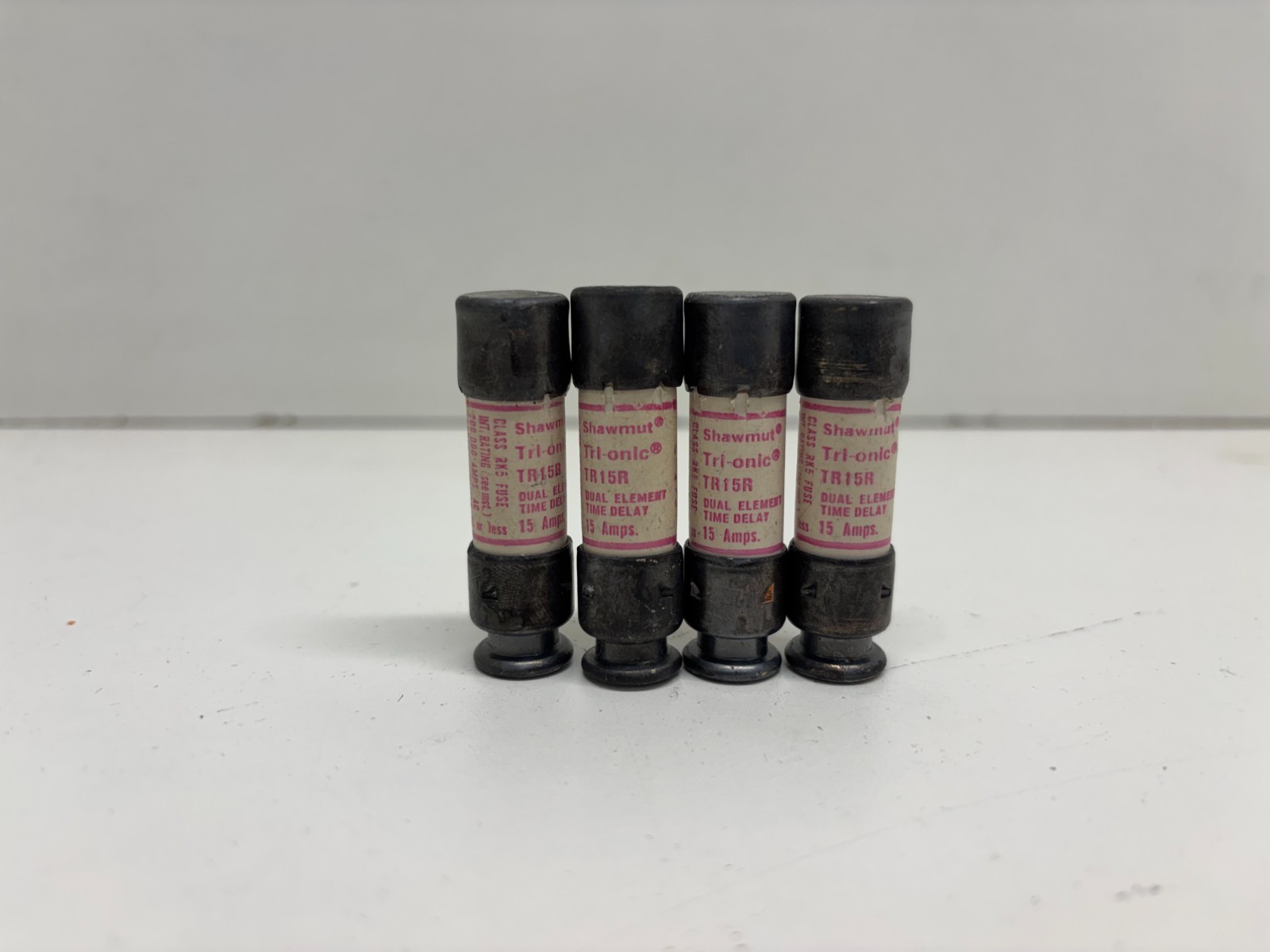 LOT OF 4 NEW OLD STOCK! GOULD SHAWMUT 250V 15A TIME DELAY FUSES TR15R
