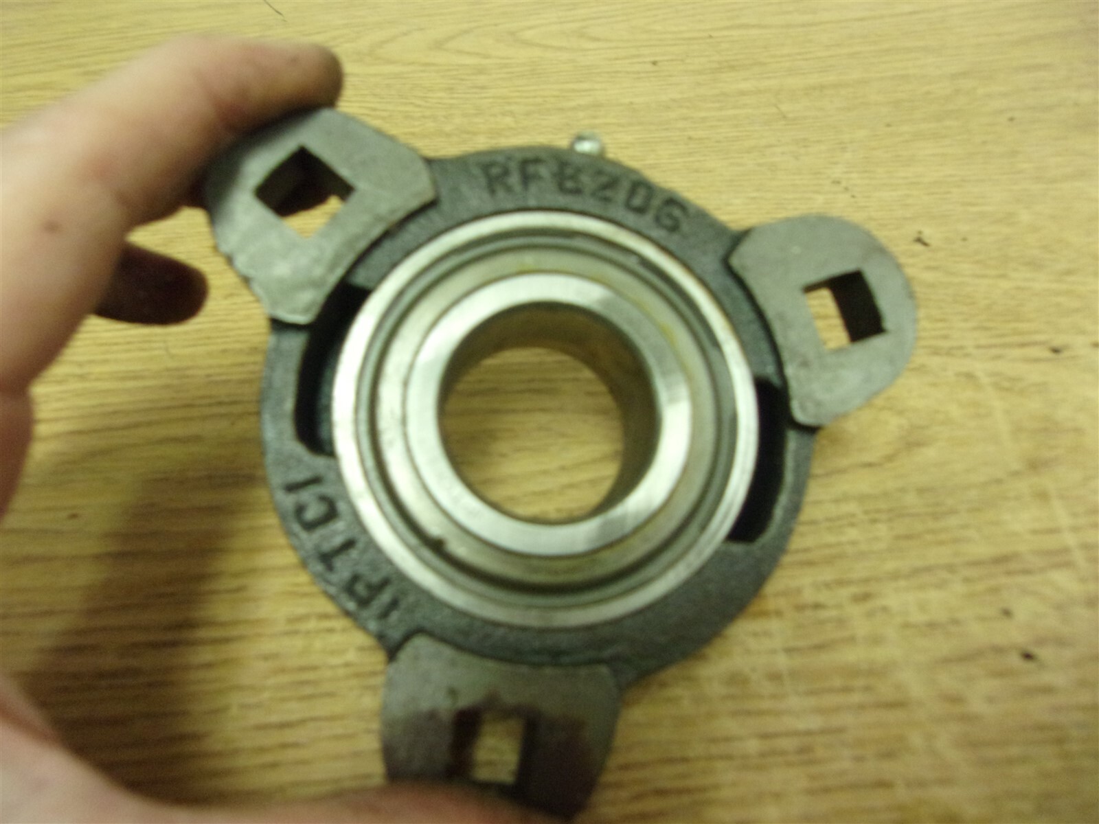 IPTCI SA206-19G RFB206 3-Bolt Flange Bearing *FREE SHIPPING*