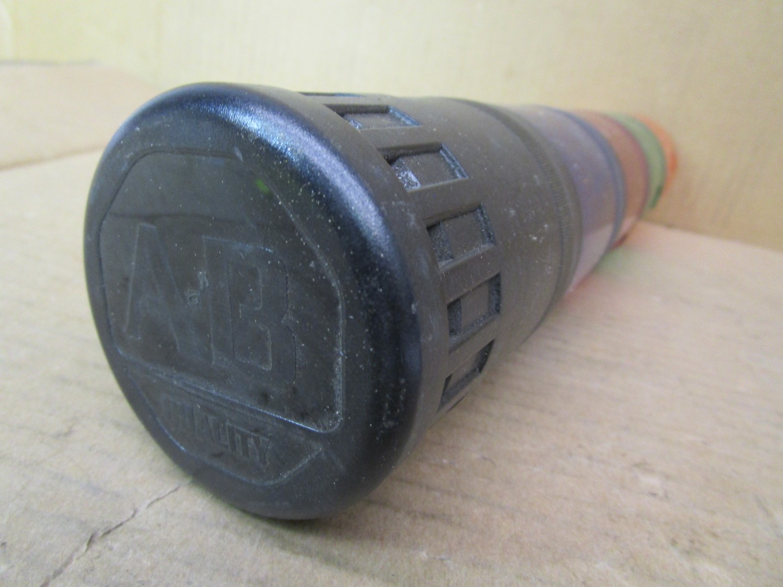 Allen-Bradley 855T-B24TA2 855T-B24TL6 855T-B24DN4 Light Stack 52079HM