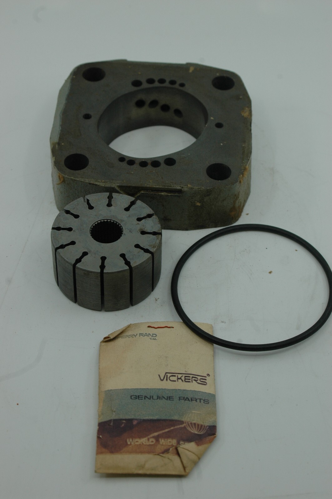 VICKERS PUMP VANE CARTRIDGE FOR/MAREN AUTOMATIC BAG BALER MODEL 423-S -SURPLUS-
