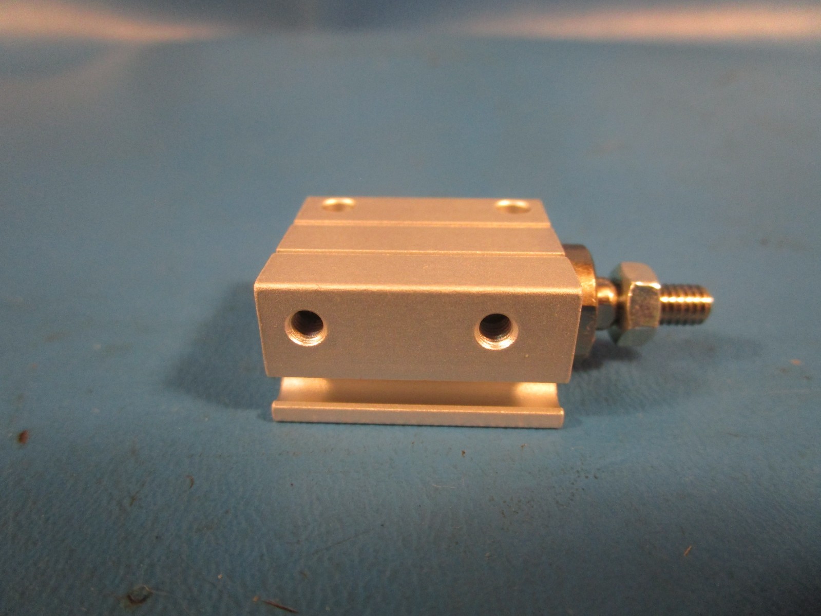 SMC CDUJB8-6DM, Mini Free Mount Cylinder, 8mm Bore, 6mm Stroke, Auto Switch,Male