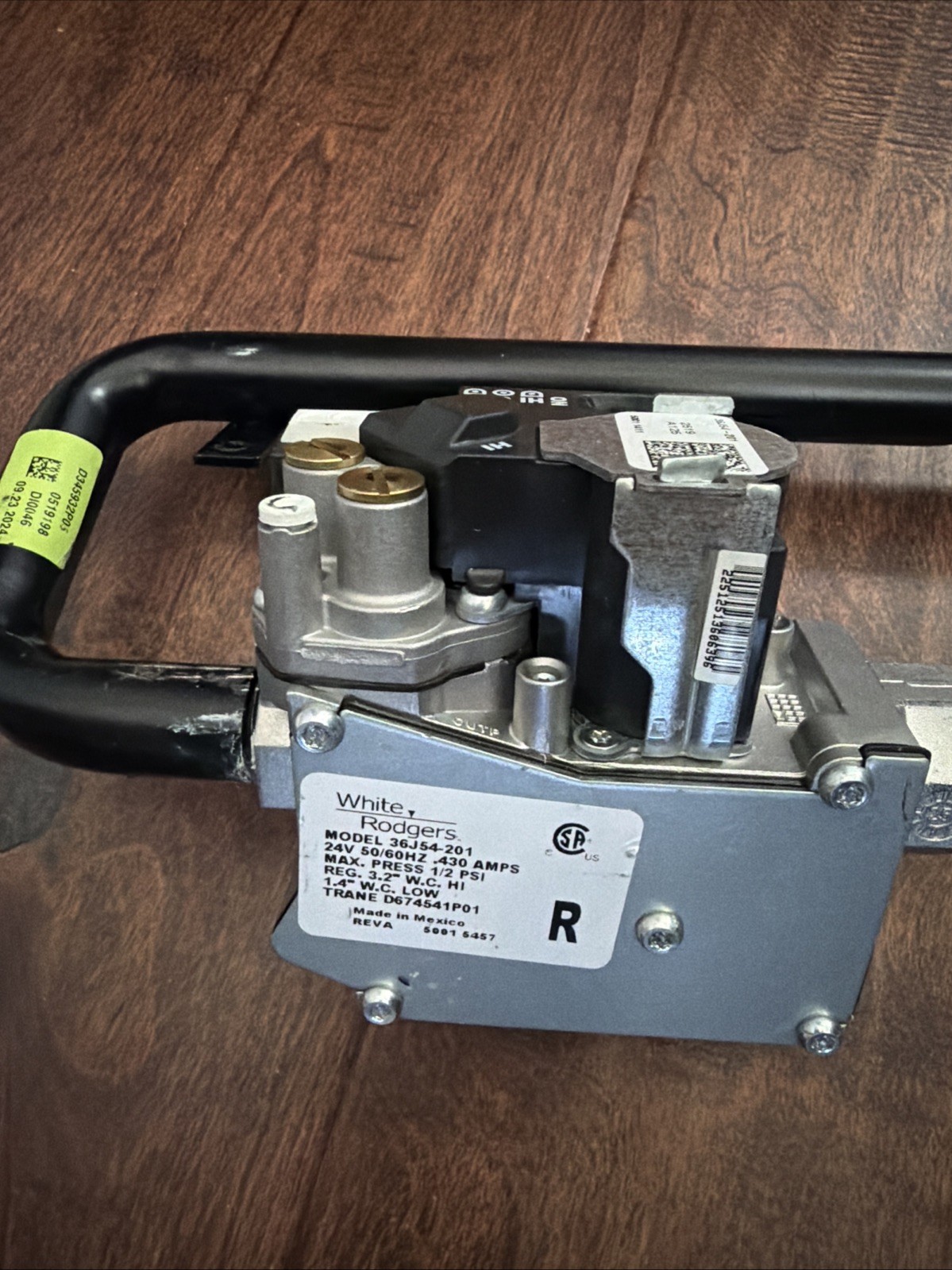 Emerson VAL09030 Manifold Gas Valve 24V 40/60 Hz 1/2 PSI
