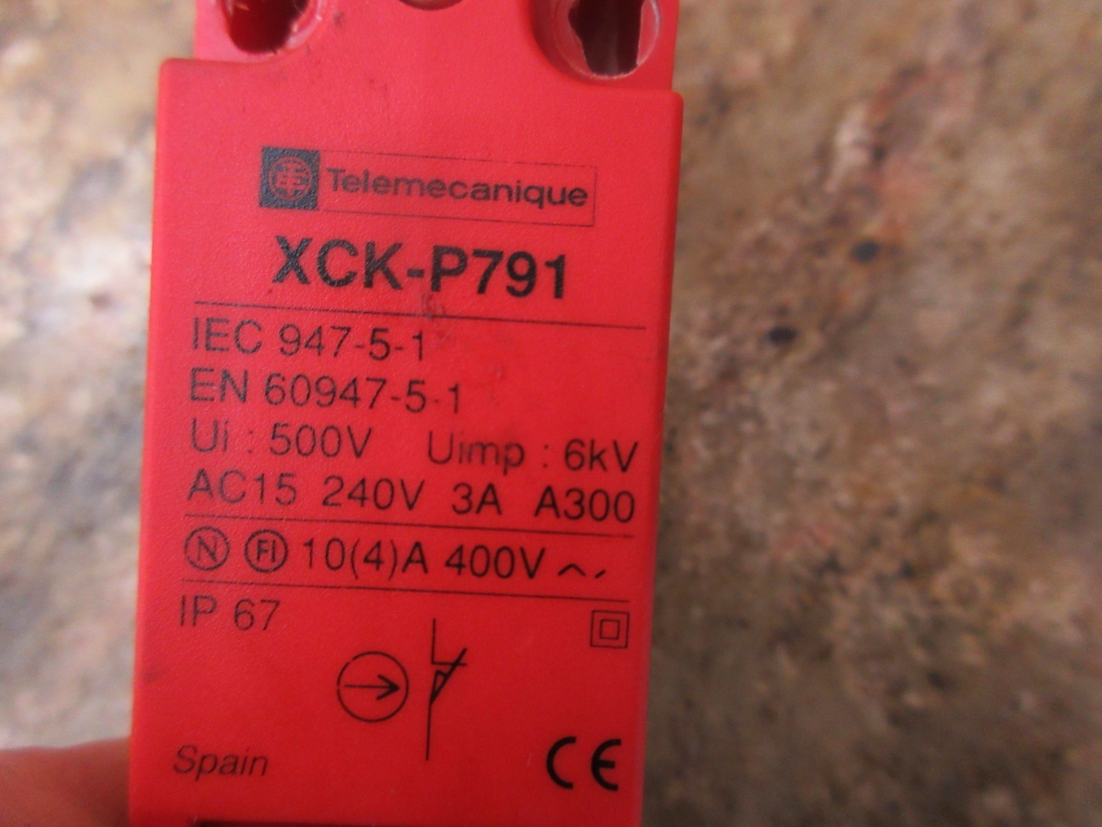 2000 KITAMURA 2XI CNC VERTICAL MILL TELEMECANIQUE XCK-P791 SWITCH