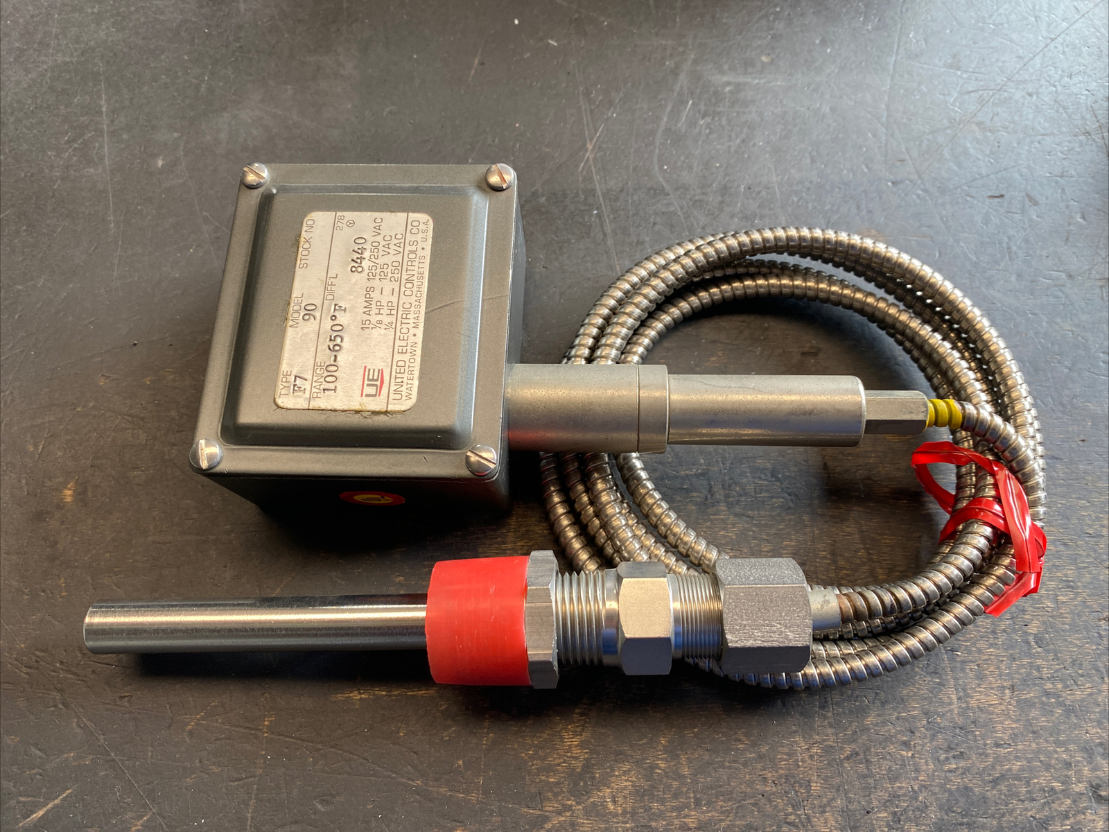 UE United Electric Controls Company Temperature Control Type F7 Model 90