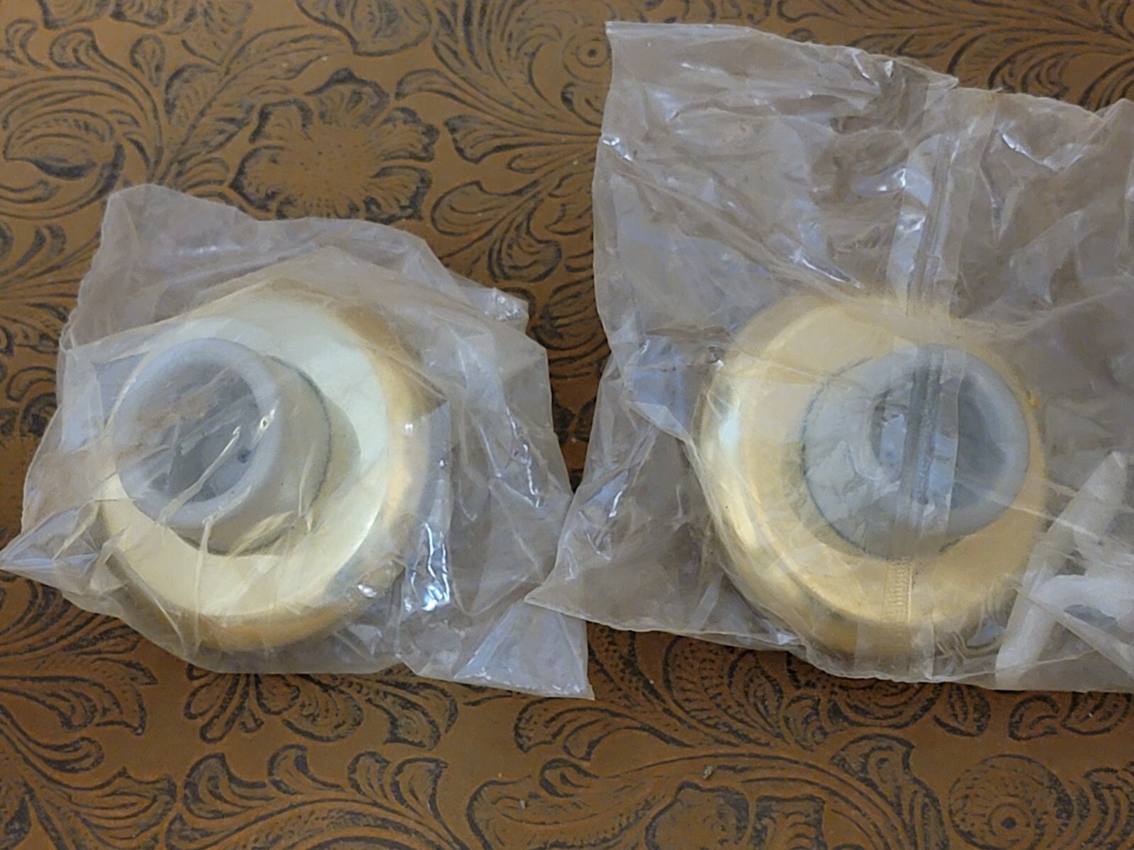 4 Pack – ROCKWOOD 409 Bright Brass Concave Door Stop US3 Wall Mount Lot #11 ზ