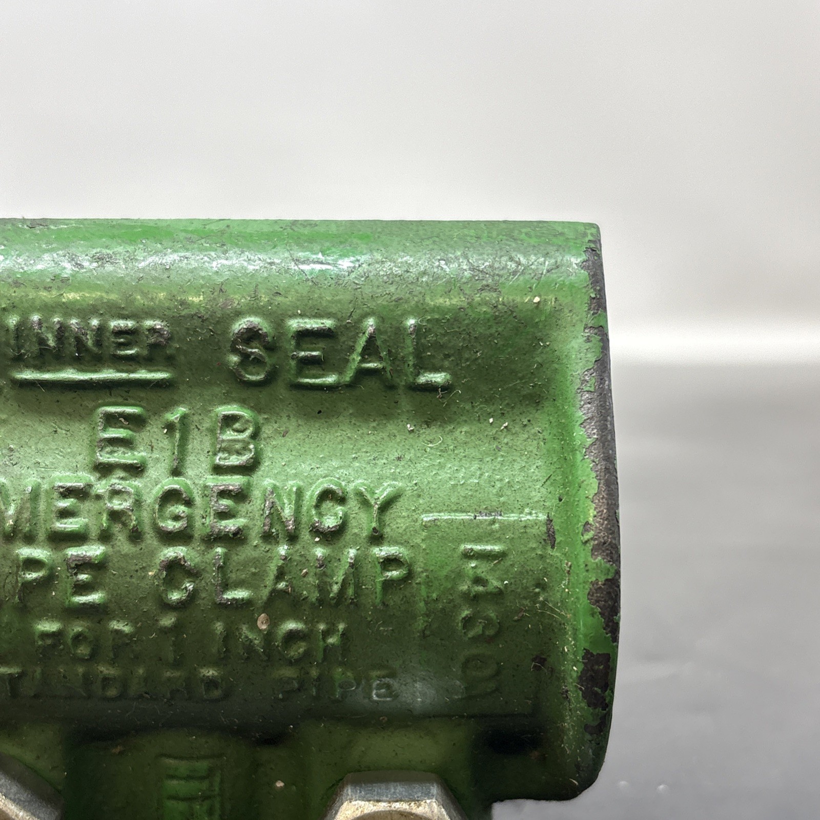 Skinner Seal E1B SLB 080008 Pipe Clamp 1″ E1BSLB080008 Green