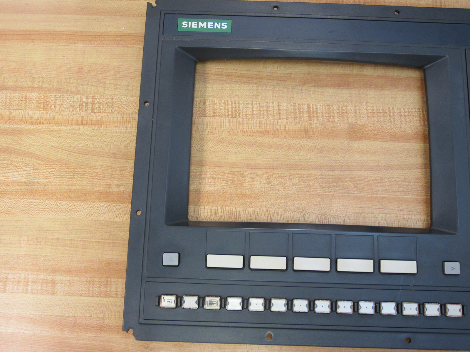 Siemens 6FC3988-7FB20 SINUMERIK 880 12″ Operator Panel/Keypad Panel Only