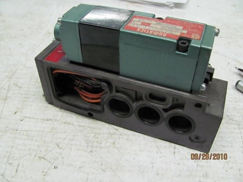 Numatics 082SA415K013A w/ mark 8 manifold 1/4″ ports