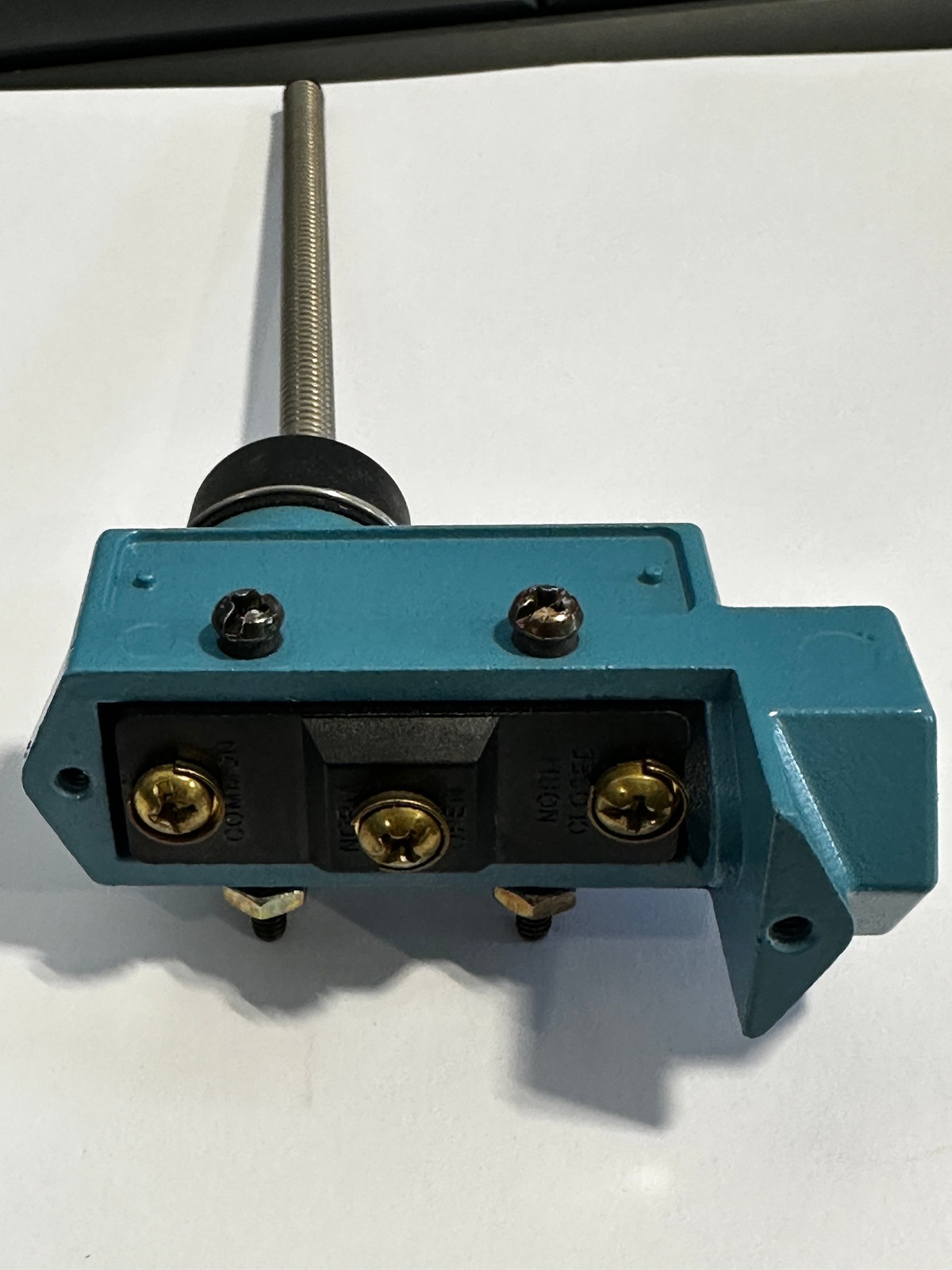 NEW OLD STOCK! HONEYWELL MICRO SWITCH BZE6-2RN18