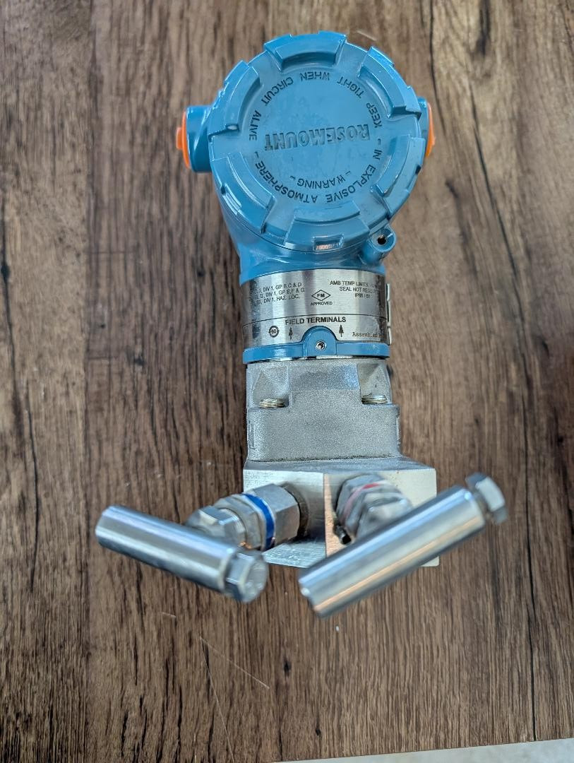ROSEMOUNT PRESSURE TRANSMITTER , Model 3051CG5A02A1AS5E5M5 2000 psi (C1)