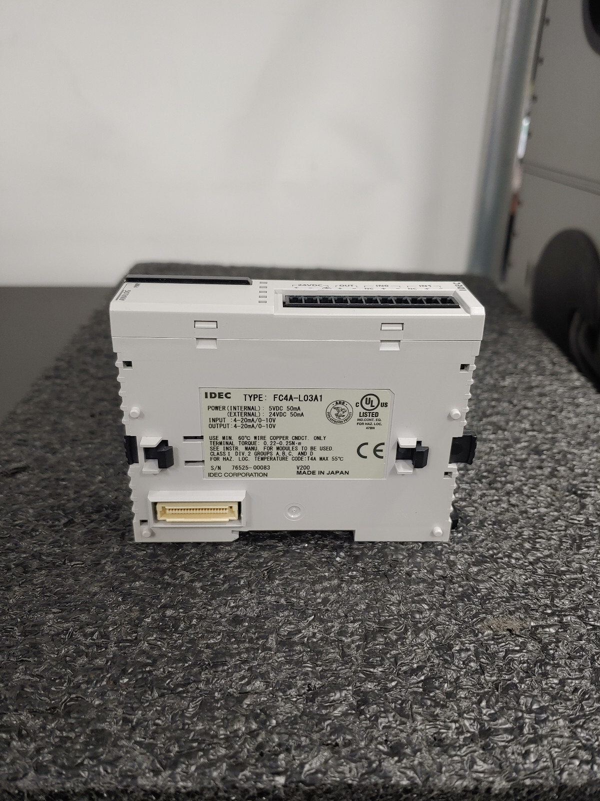 IDEC FC4A-L03A1 MicroSmart Analog I/O Module