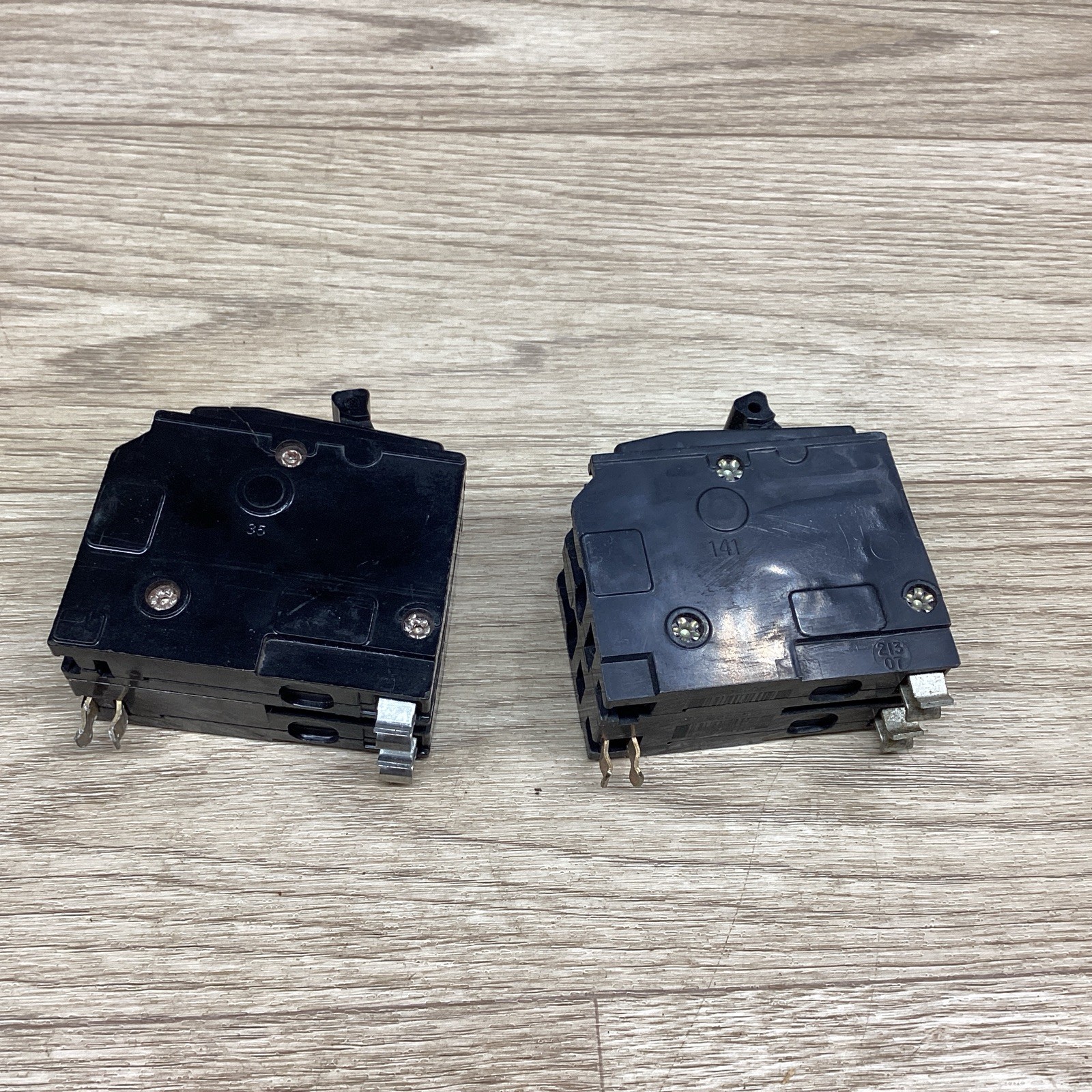 LOT OF 2 SQUARE D 20 AMP 2 POLE TYPE QO CIRCUIT BREAKER #804PT155*CO