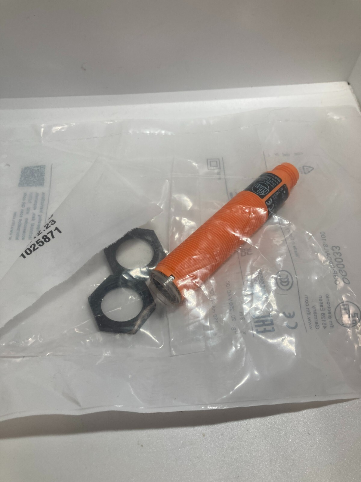 IFM OGP-DBOA/LS-100 (OG0033) RETRO REFLECTIVE SENSOR 3M 20-250VAC 45-65HZ NIB