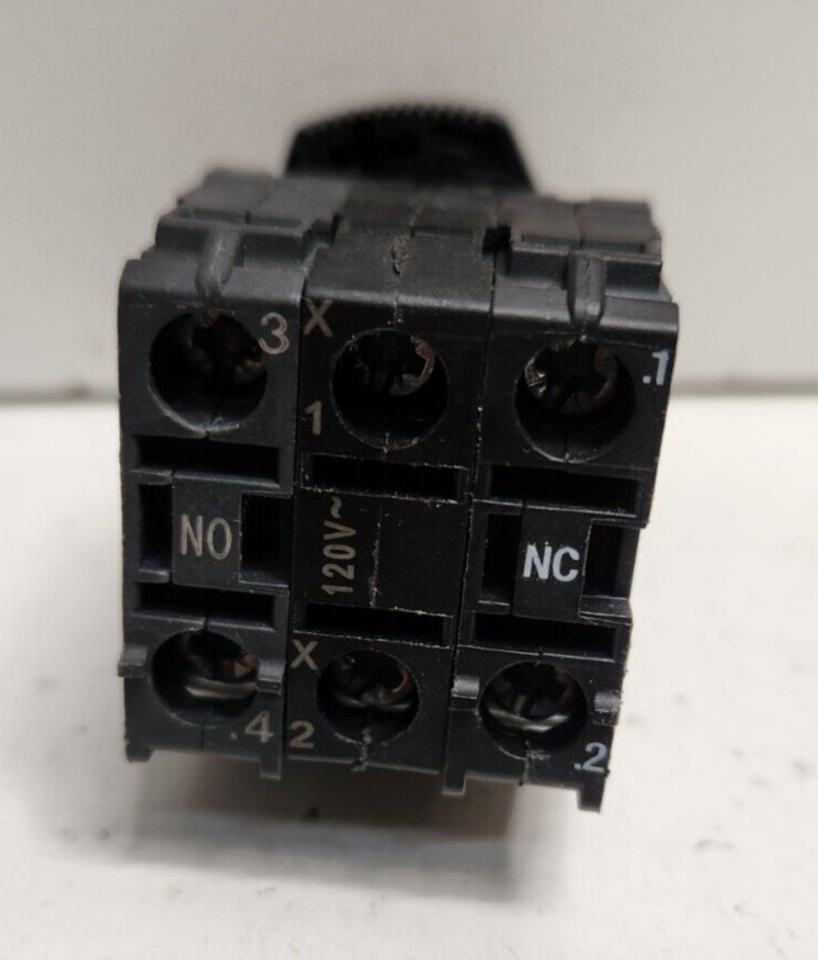 NEW NO BOX! ALLEN-BRADLEY 120V ILLUM GREEN PUSH BUTTON 1NO/1NC 800FP-LF3PN3GX11
